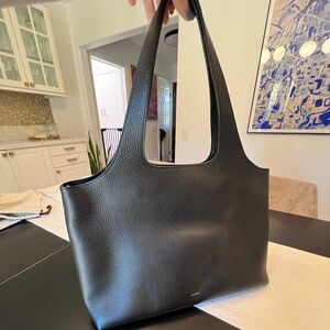 Cuyana System Tote 16 inch, black